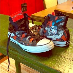 Harley Quinn Converse